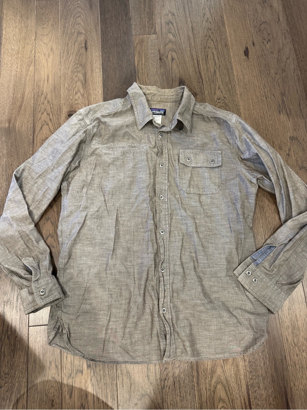 Patagonia Men's 100% Organic Cotton Button-Down Shirt